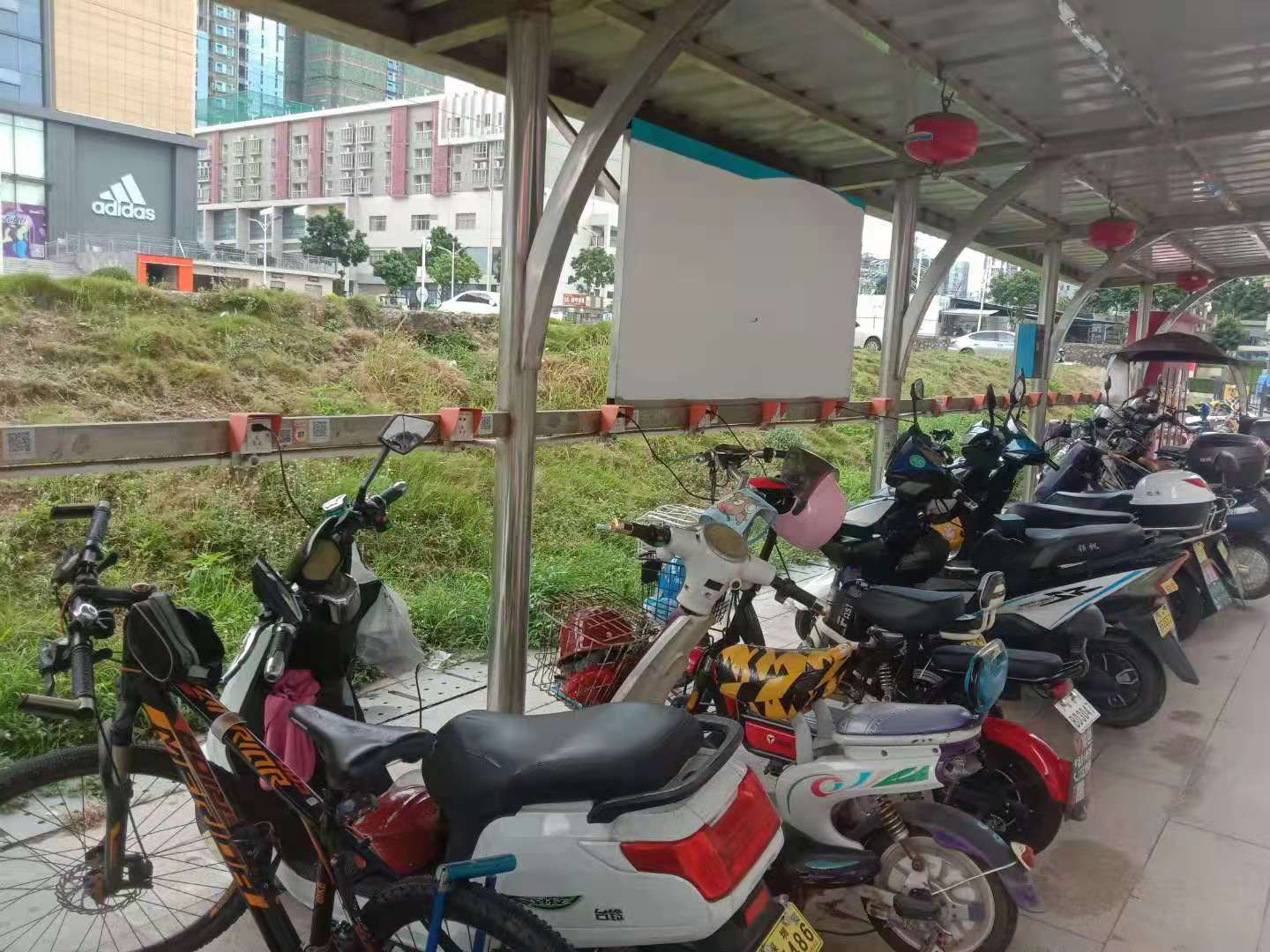 電單車充電樁-電動(dòng)車充電站-電瓶車充電樁-深圳市睿通信息有限公司